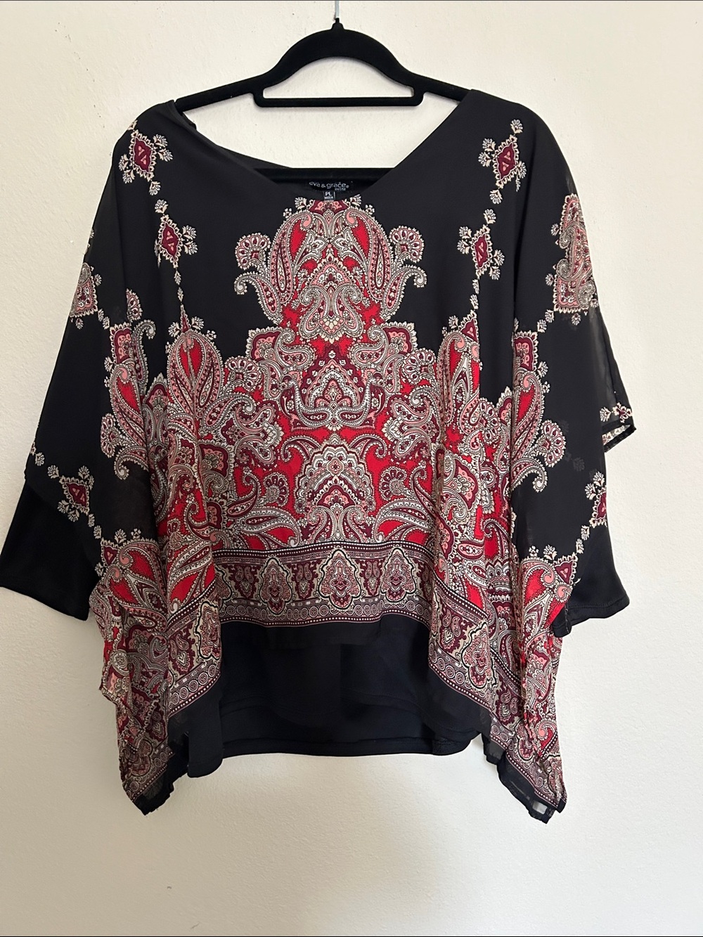 Ava and Grace Black and Red Paisley Flowing Tunic